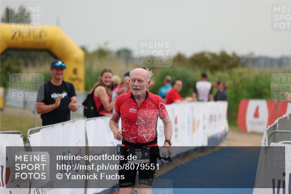 22.06.2025 - Viking Triathlon Yannick Fuchs http://msf.ph/oto/8079551 22.06.2025 16:43:15 Ziel 39 meine-sportfotos.de