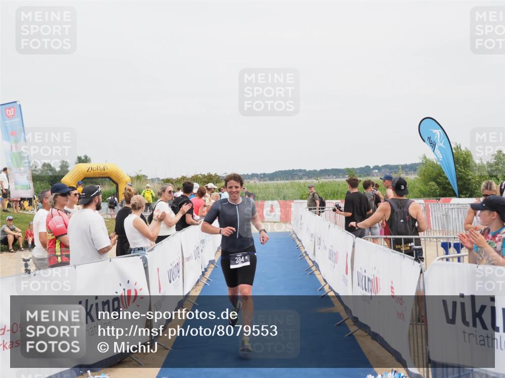 22.06.2025 - Viking Triathlon MichiJ http://msf.ph/oto/8079553 22.06.2025 14:39:39 Ziel 384 meine-sportfotos.de