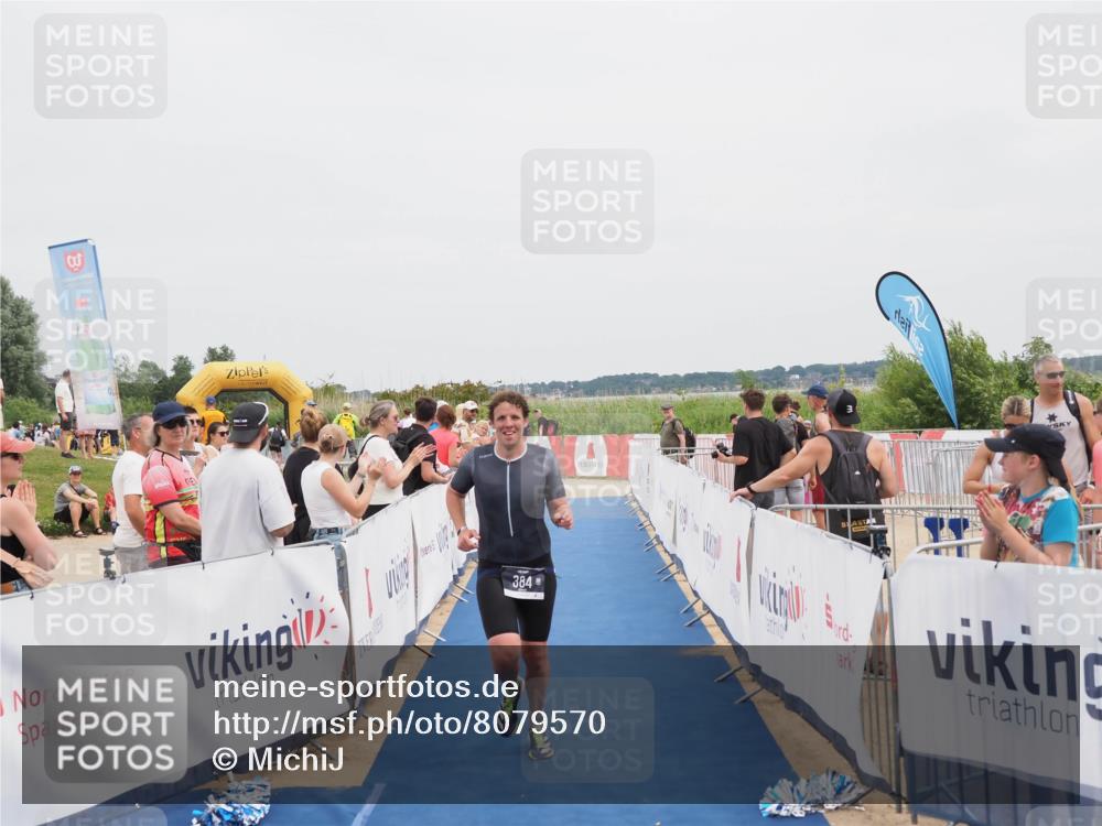 22.06.2025 - Viking Triathlon MichiJ http://msf.ph/oto/8079570 22.06.2025 14:39:40 Ziel 384 meine-sportfotos.de