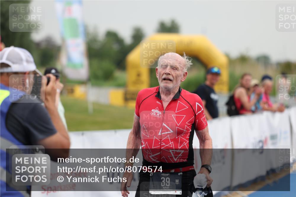 22.06.2025 - Viking Triathlon Yannick Fuchs http://msf.ph/oto/8079574 22.06.2025 16:43:17 Ziel 39 meine-sportfotos.de