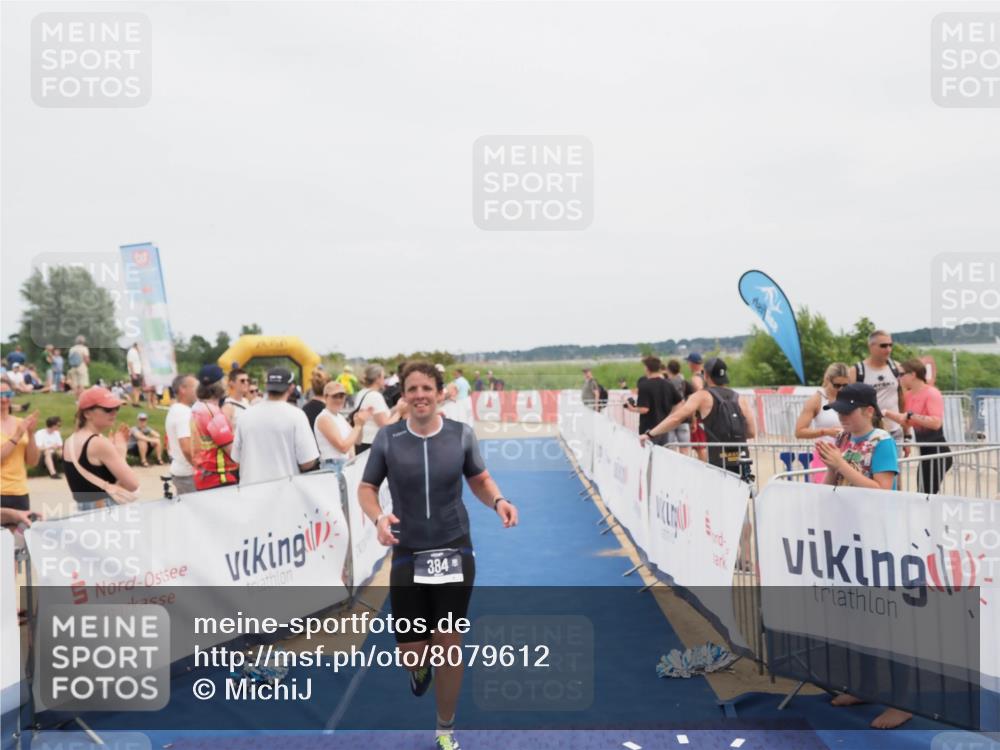 22.06.2025 - Viking Triathlon MichiJ http://msf.ph/oto/8079612 22.06.2025 14:39:40 Ziel 384 meine-sportfotos.de