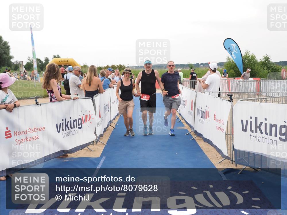 22.06.2025 - Viking Triathlon MichiJ http://msf.ph/oto/8079628 22.06.2025 15:56:32 Ziel 199, 647 meine-sportfotos.de