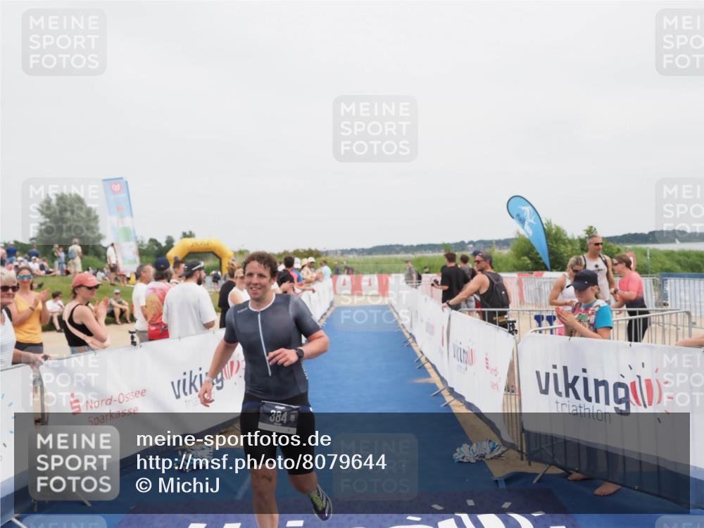 22.06.2025 - Viking Triathlon MichiJ http://msf.ph/oto/8079644 22.06.2025 14:39:41 Ziel 384 meine-sportfotos.de