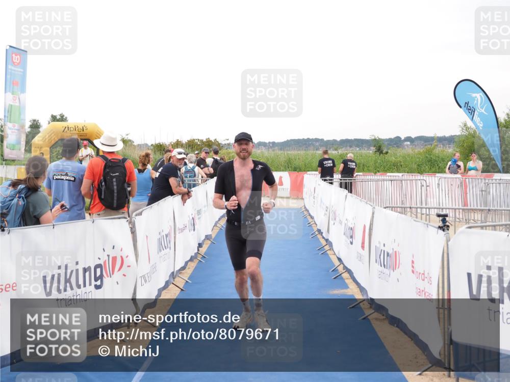 22.06.2025 - Viking Triathlon MichiJ http://msf.ph/oto/8079671 22.06.2025 16:05:02 Ziel 342 meine-sportfotos.de