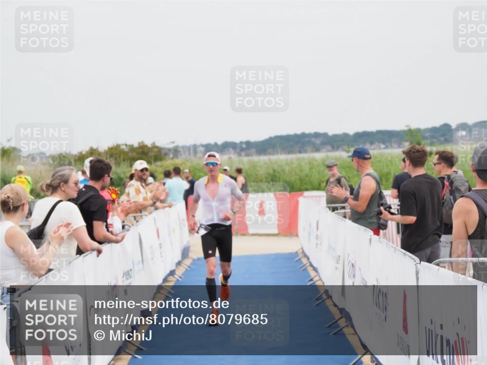 22.06.2025 - Viking Triathlon MichiJ http://msf.ph/oto/8079685 22.06.2025 14:39:57 Ziel 381 meine-sportfotos.de