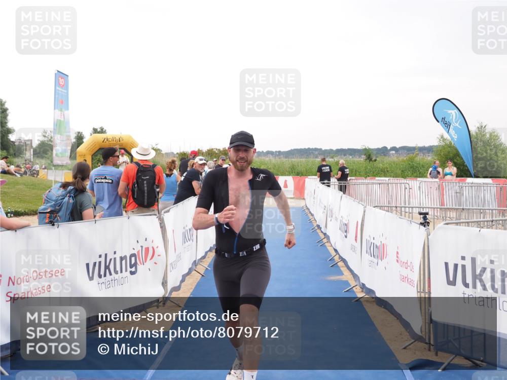 22.06.2025 - Viking Triathlon MichiJ http://msf.ph/oto/8079712 22.06.2025 16:05:03 Ziel 342 meine-sportfotos.de