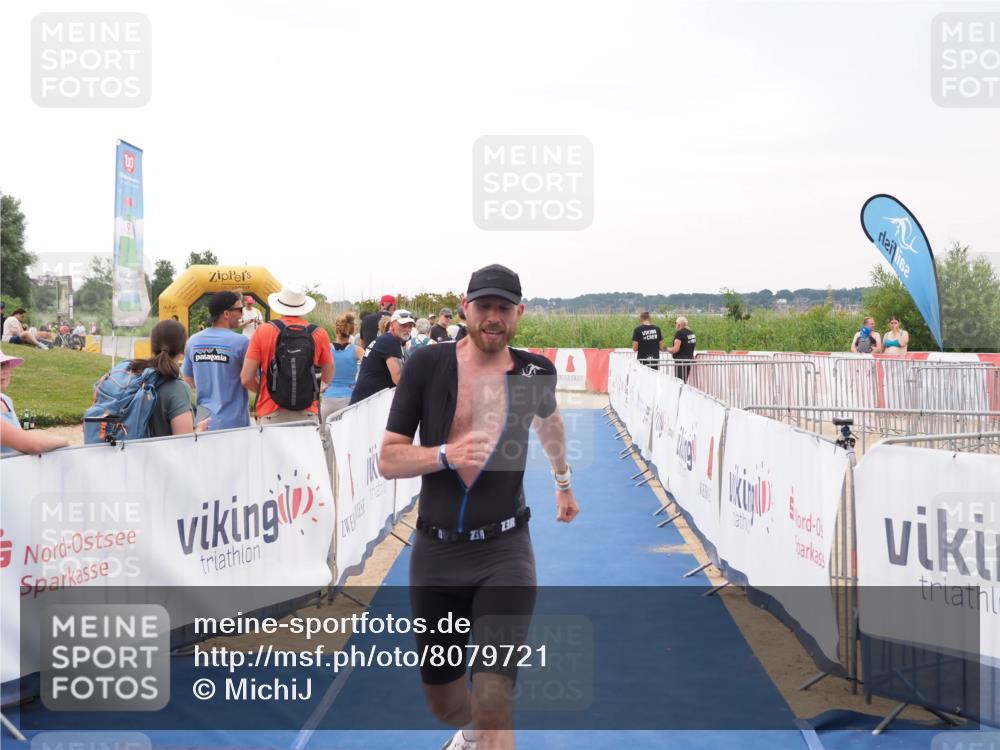 22.06.2025 - Viking Triathlon MichiJ http://msf.ph/oto/8079721 22.06.2025 16:05:03 Ziel 342 meine-sportfotos.de