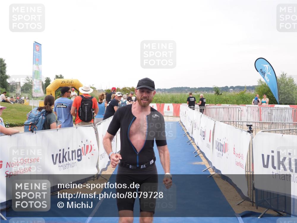 22.06.2025 - Viking Triathlon MichiJ http://msf.ph/oto/8079728 22.06.2025 16:05:03 Ziel 342 meine-sportfotos.de