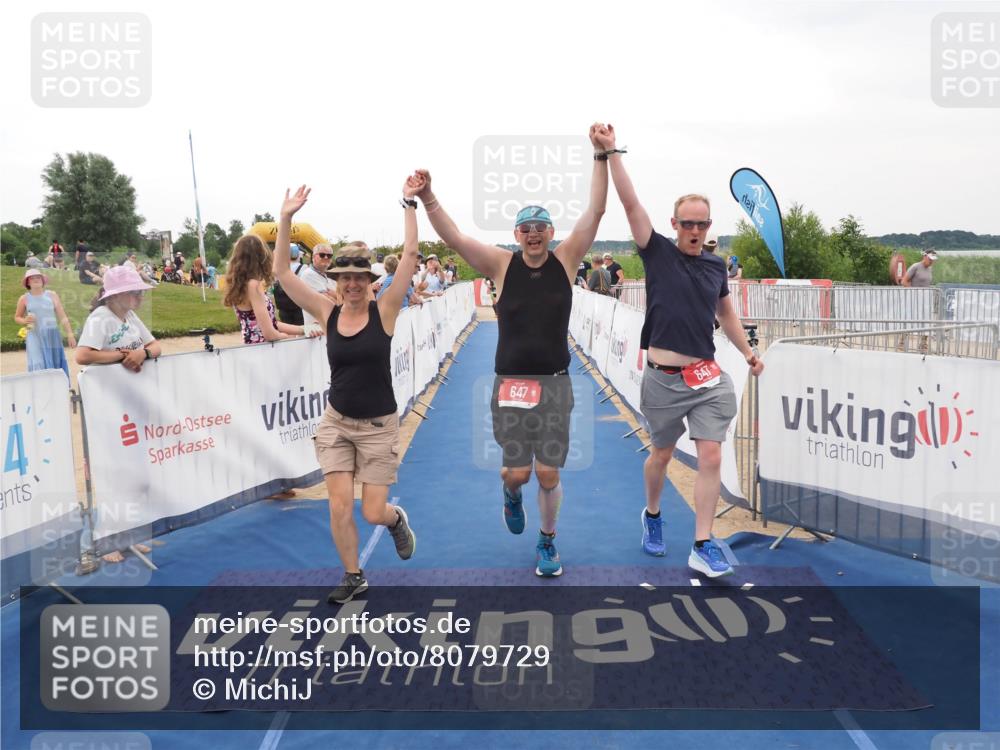 22.06.2025 - Viking Triathlon MichiJ http://msf.ph/oto/8079729 22.06.2025 15:56:33 Ziel 647 meine-sportfotos.de