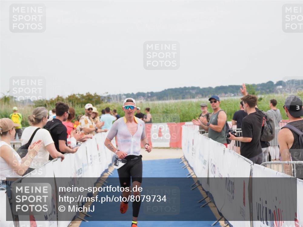 22.06.2025 - Viking Triathlon MichiJ http://msf.ph/oto/8079734 22.06.2025 14:39:58 Ziel 381 meine-sportfotos.de