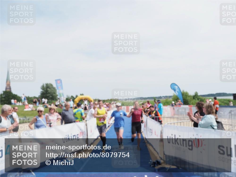 22.06.2025 - Viking Triathlon MichiJ http://msf.ph/oto/8079754 22.06.2025 14:19:15 Ziel 604 meine-sportfotos.de