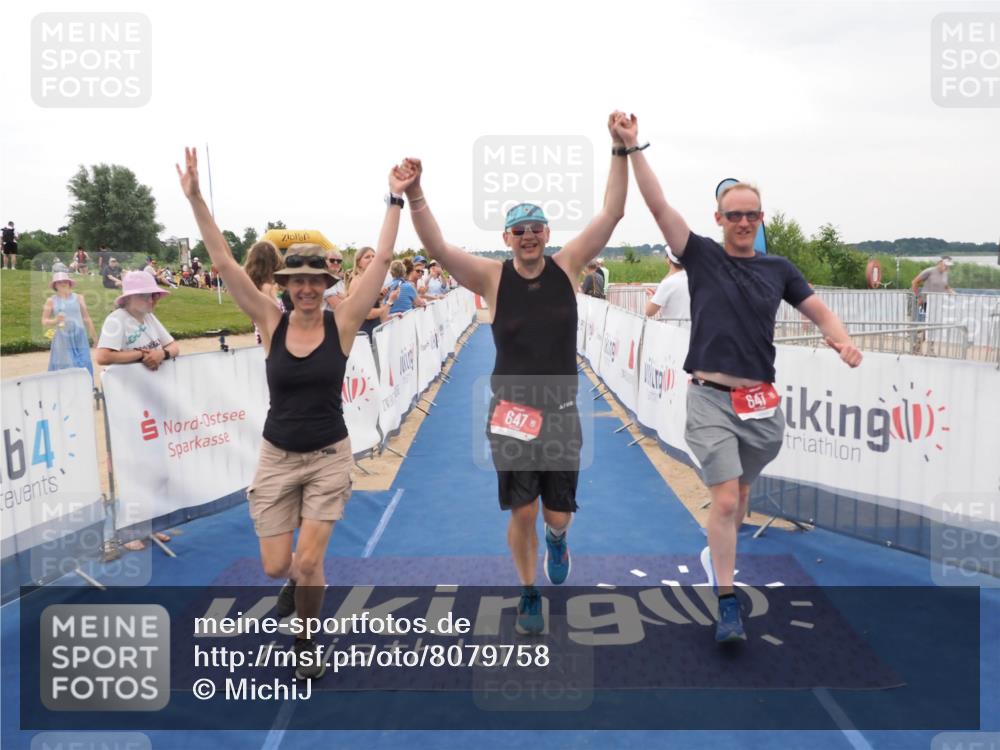 22.06.2025 - Viking Triathlon MichiJ http://msf.ph/oto/8079758 22.06.2025 15:56:34 Ziel 261, 647 meine-sportfotos.de
