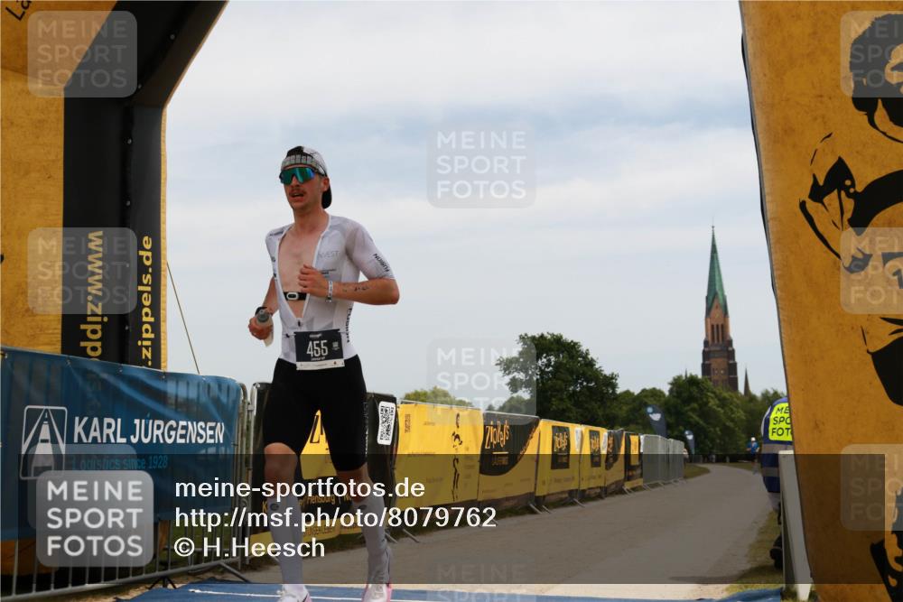 22.06.2025 - Viking Triathlon H.Heesch http://msf.ph/oto/8079762 22.06.2025 12:37:21 Laufen 455 meine-sportfotos.de