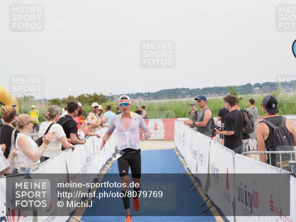 22.06.2025 - Viking Triathlon MichiJ http://msf.ph/oto/8079769 22.06.2025 14:39:58 Ziel 381 meine-sportfotos.de