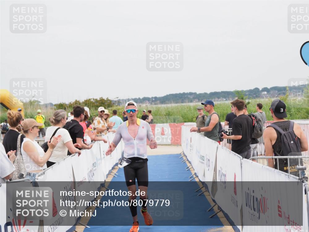 22.06.2025 - Viking Triathlon MichiJ http://msf.ph/oto/8079779 22.06.2025 14:39:59 Ziel 381 meine-sportfotos.de