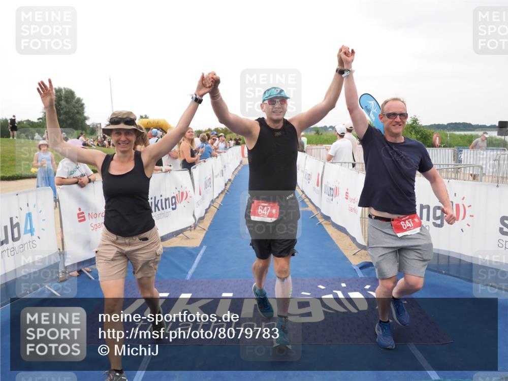 22.06.2025 - Viking Triathlon MichiJ http://msf.ph/oto/8079783 22.06.2025 15:56:34 Ziel 261, 647 meine-sportfotos.de