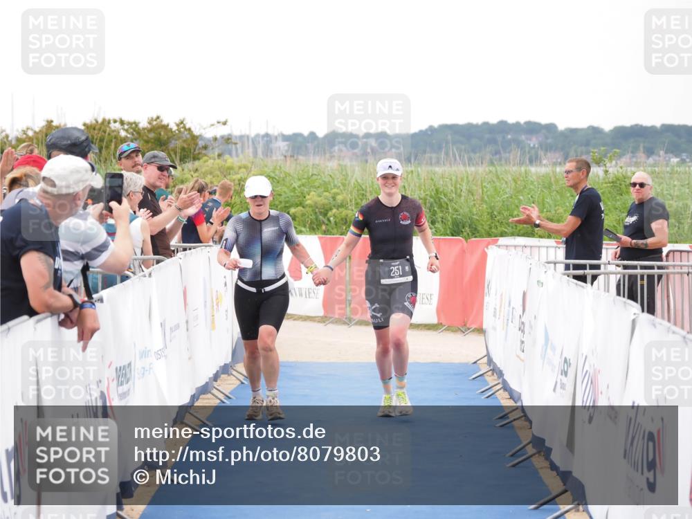 22.06.2025 - Viking Triathlon MichiJ http://msf.ph/oto/8079803 22.06.2025 16:05:33 Ziel 251, 454 meine-sportfotos.de