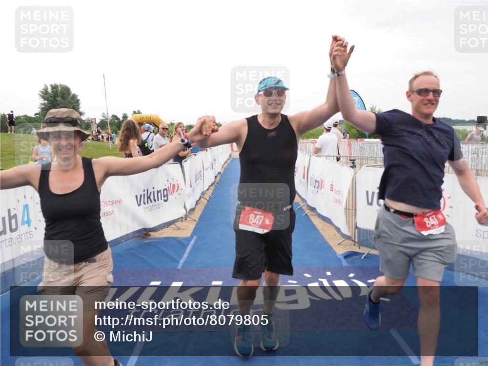 22.06.2025 - Viking Triathlon MichiJ http://msf.ph/oto/8079805 22.06.2025 15:56:34 Ziel 261, 647 meine-sportfotos.de