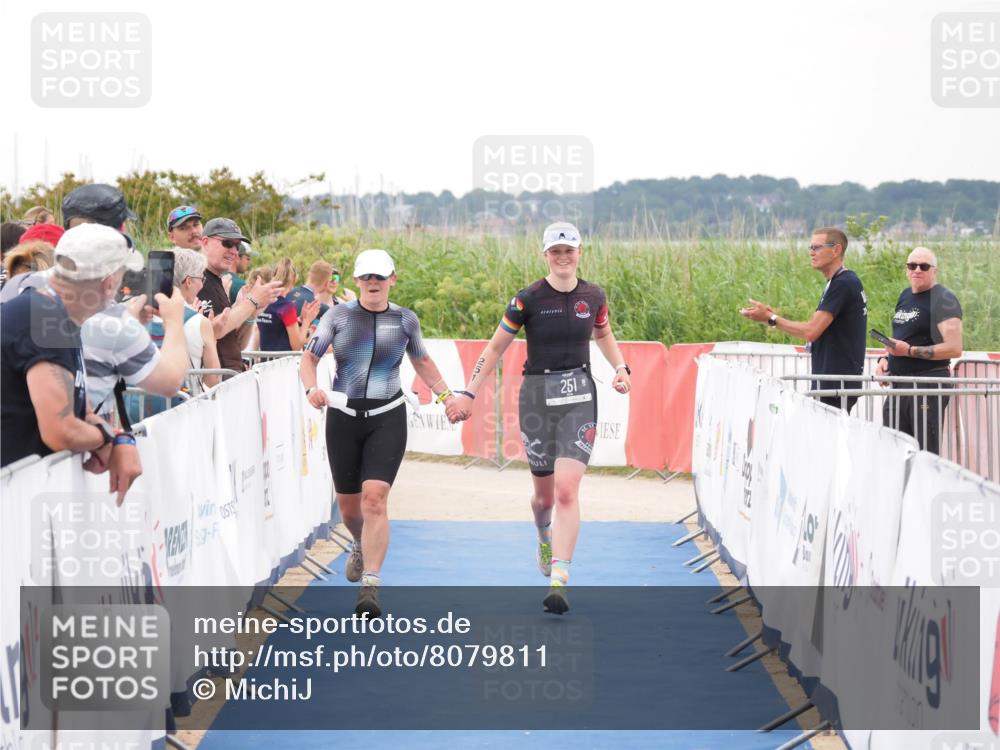 22.06.2025 - Viking Triathlon MichiJ http://msf.ph/oto/8079811 22.06.2025 16:05:33 Ziel 251, 454 meine-sportfotos.de