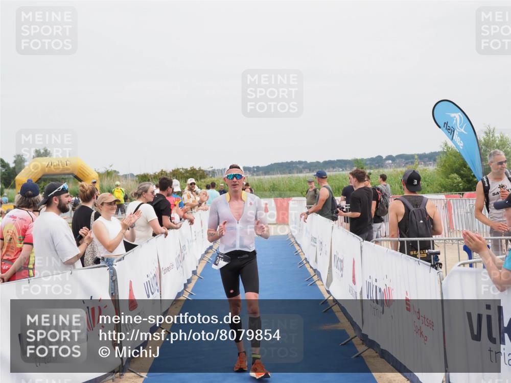 22.06.2025 - Viking Triathlon MichiJ http://msf.ph/oto/8079854 22.06.2025 14:40:00 Ziel 381 meine-sportfotos.de