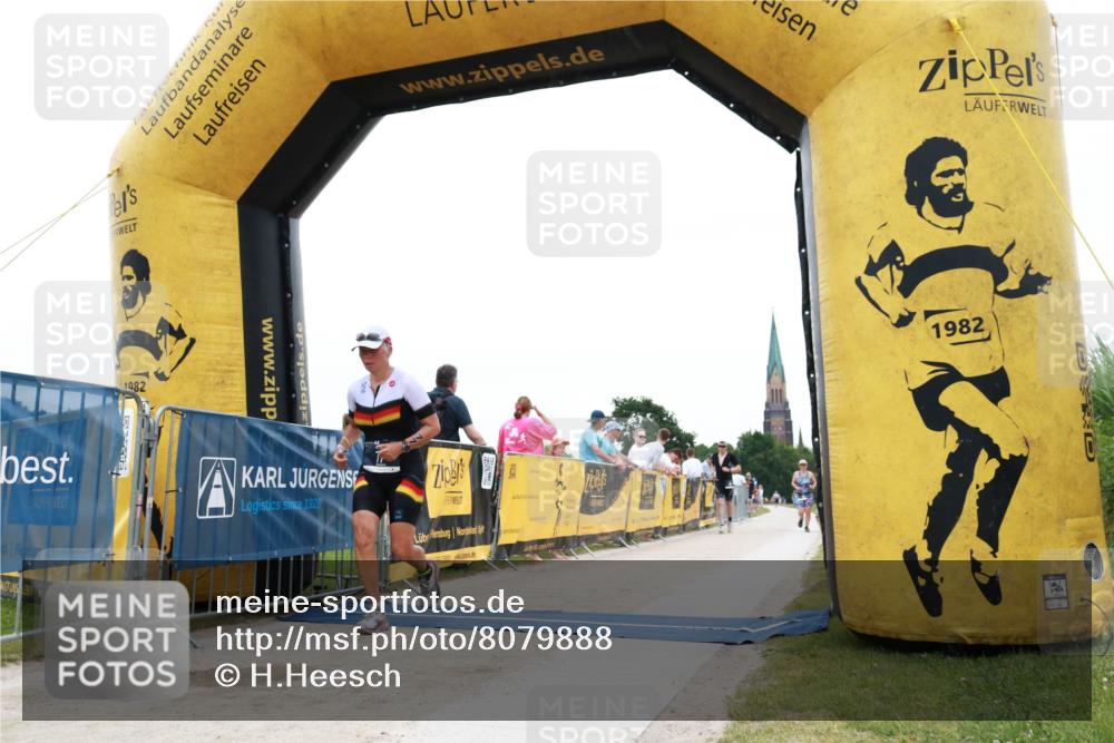 22.06.2025 - Viking Triathlon H.Heesch http://msf.ph/oto/8079888 22.06.2025 15:58:44 Laufen 77 meine-sportfotos.de