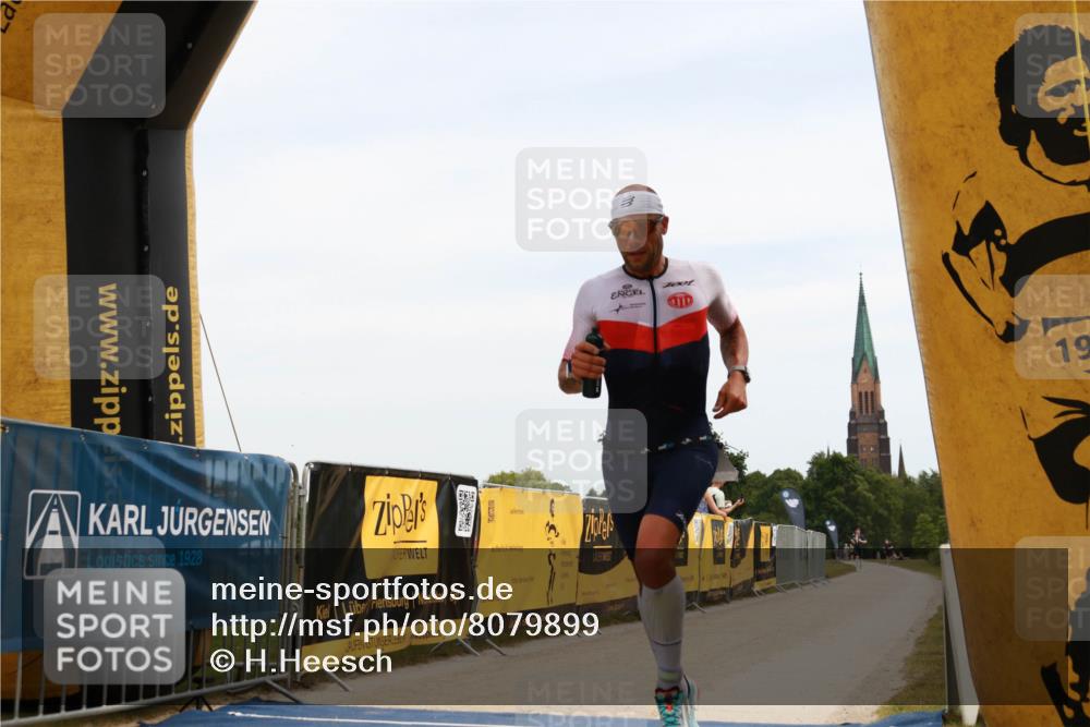 22.06.2025 - Viking Triathlon H.Heesch http://msf.ph/oto/8079899 22.06.2025 12:46:17 Laufen 122 meine-sportfotos.de