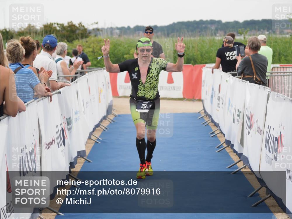 22.06.2025 - Viking Triathlon MichiJ http://msf.ph/oto/8079916 22.06.2025 15:56:39 Ziel 261, 306 meine-sportfotos.de