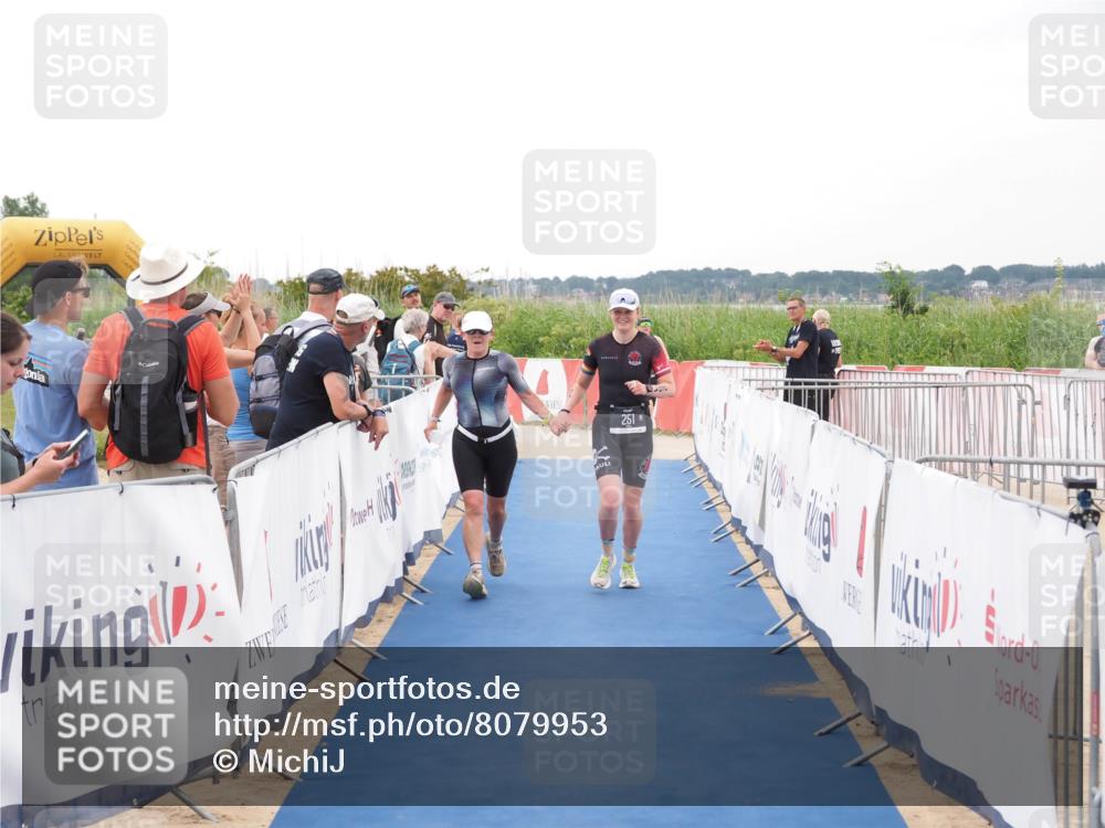 22.06.2025 - Viking Triathlon MichiJ http://msf.ph/oto/8079953 22.06.2025 16:05:35 Ziel 251, 454 meine-sportfotos.de