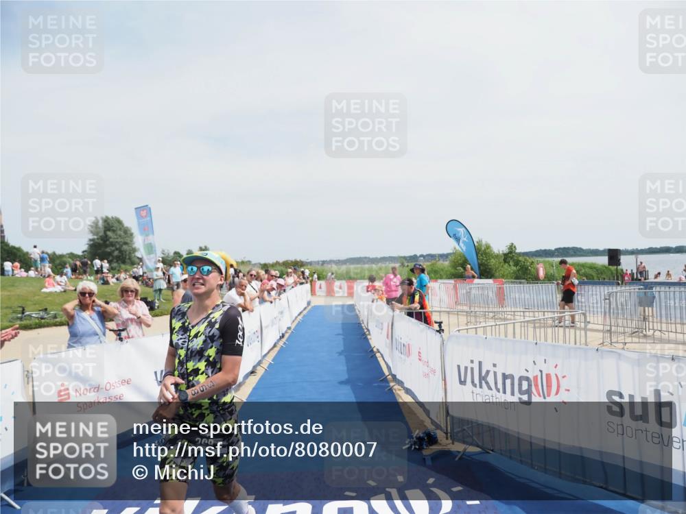 22.06.2025 - Viking Triathlon MichiJ http://msf.ph/oto/8080007 22.06.2025 14:19:51 Ziel 368 meine-sportfotos.de
