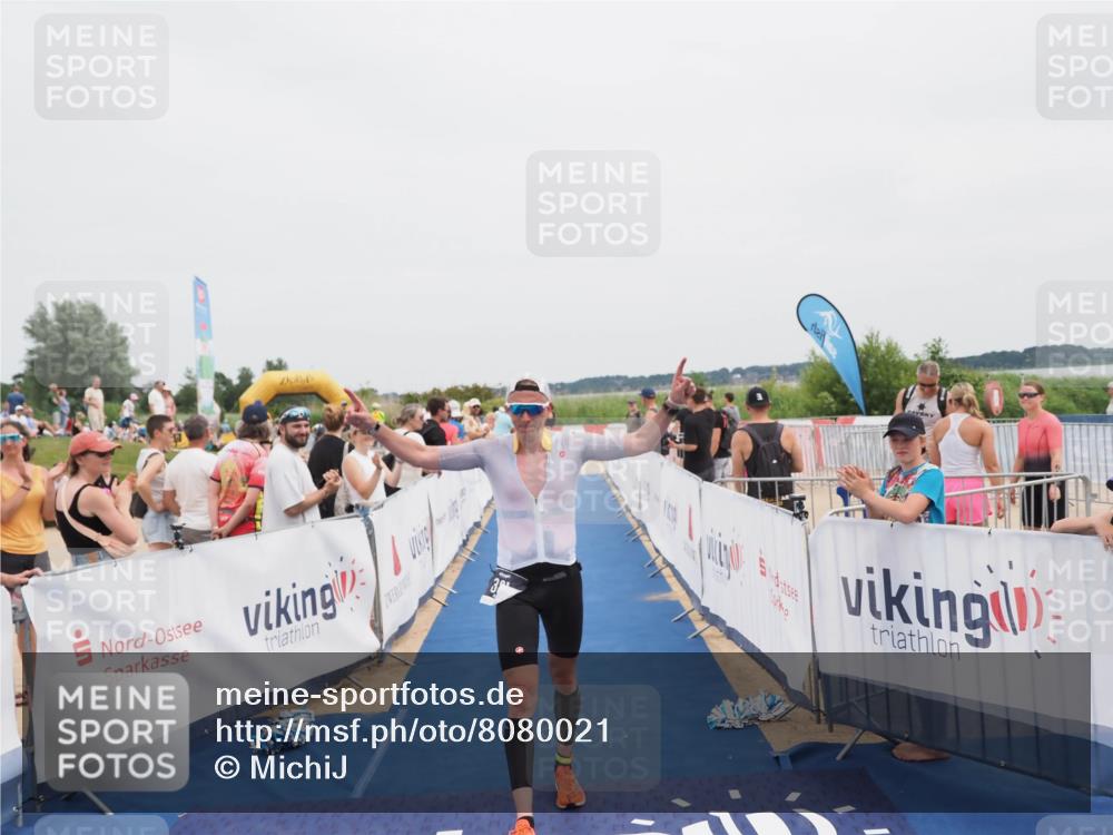22.06.2025 - Viking Triathlon MichiJ http://msf.ph/oto/8080021 22.06.2025 14:40:01 Ziel 381 meine-sportfotos.de