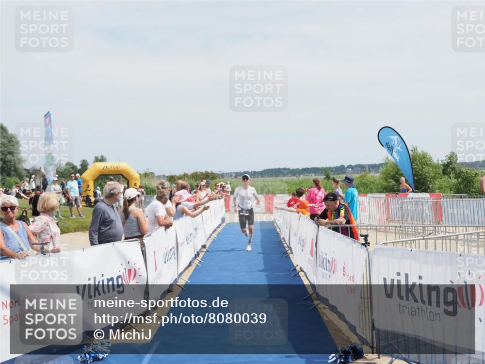 22.06.2025 - Viking Triathlon MichiJ http://msf.ph/oto/8080039 22.06.2025 14:20:04 Ziel 401 meine-sportfotos.de