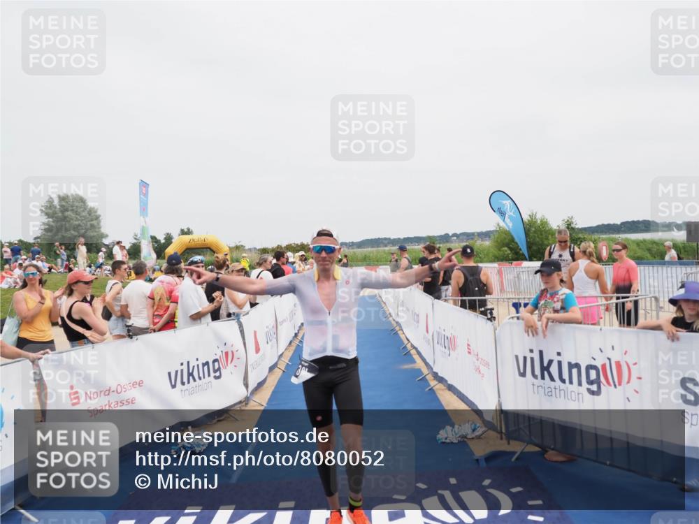 22.06.2025 - Viking Triathlon MichiJ http://msf.ph/oto/8080052 22.06.2025 14:40:01 Ziel 381 meine-sportfotos.de