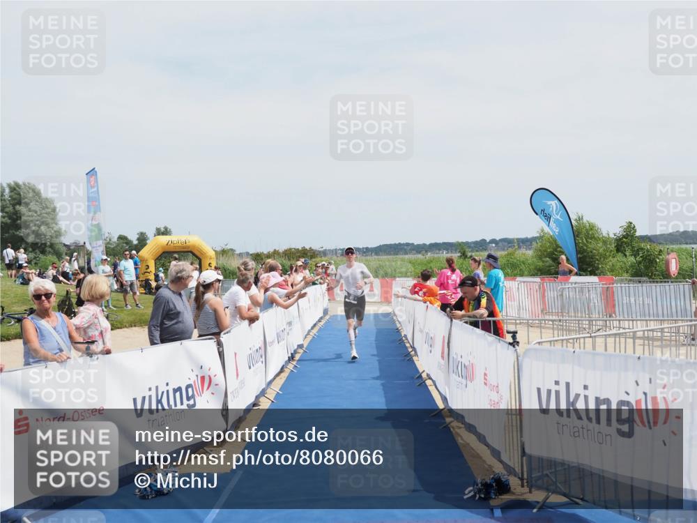 22.06.2025 - Viking Triathlon MichiJ http://msf.ph/oto/8080066 22.06.2025 14:20:04 Ziel 401 meine-sportfotos.de