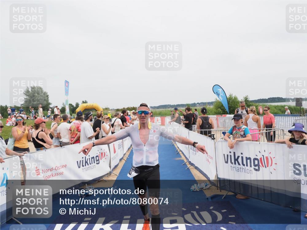 22.06.2025 - Viking Triathlon MichiJ http://msf.ph/oto/8080074 22.06.2025 14:40:02 Ziel 229, 381 meine-sportfotos.de