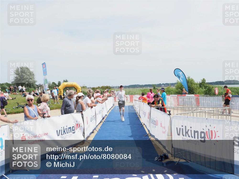 22.06.2025 - Viking Triathlon MichiJ http://msf.ph/oto/8080084 22.06.2025 14:20:04 Ziel 401 meine-sportfotos.de