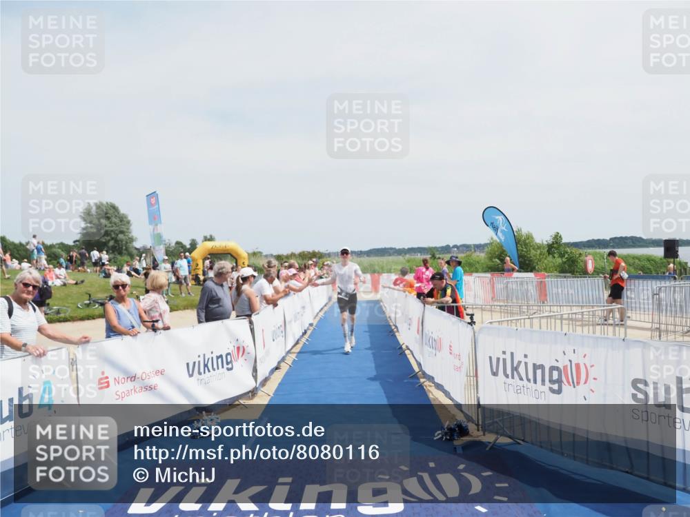 22.06.2025 - Viking Triathlon MichiJ http://msf.ph/oto/8080116 22.06.2025 14:20:04 Ziel 401 meine-sportfotos.de