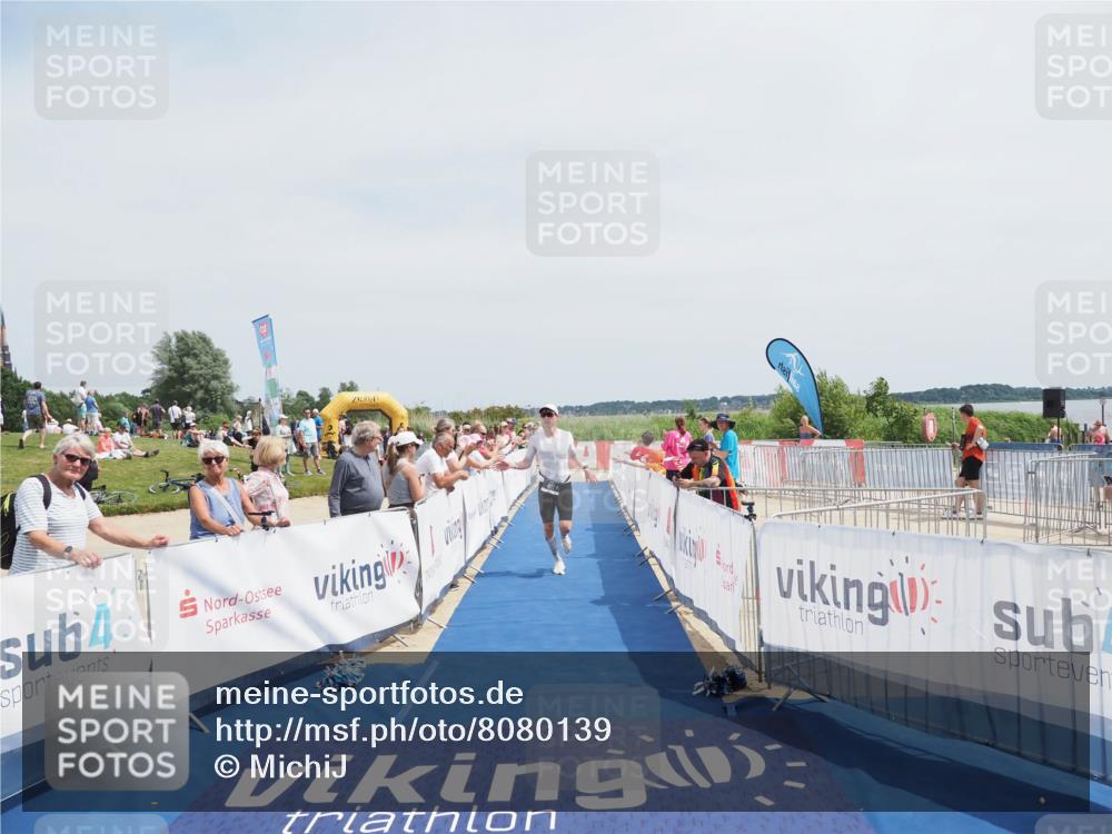 22.06.2025 - Viking Triathlon MichiJ http://msf.ph/oto/8080139 22.06.2025 14:20:05 Ziel 401 meine-sportfotos.de