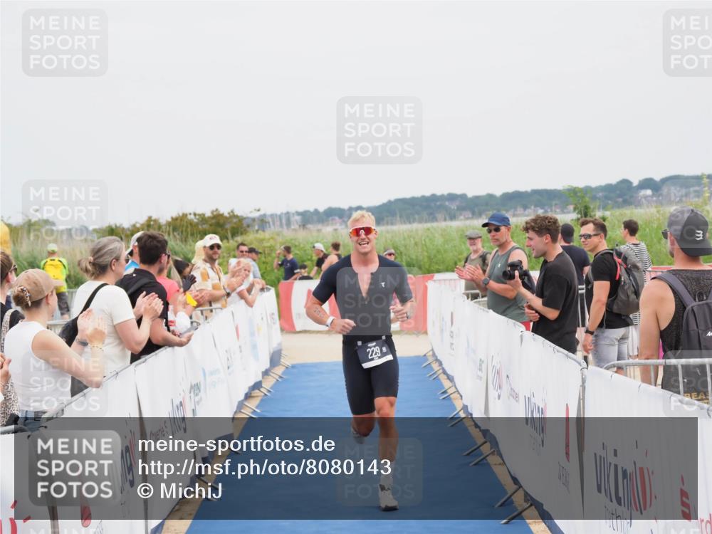 22.06.2025 - Viking Triathlon MichiJ http://msf.ph/oto/8080143 22.06.2025 14:40:07 Ziel 229 meine-sportfotos.de