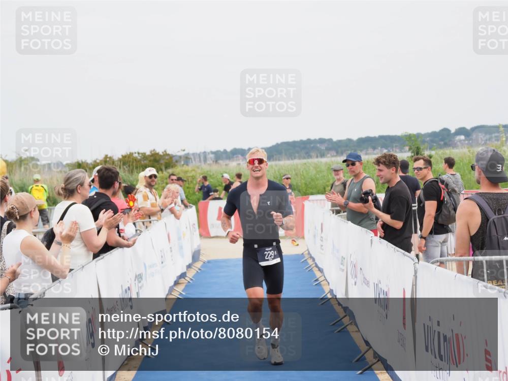 22.06.2025 - Viking Triathlon MichiJ http://msf.ph/oto/8080154 22.06.2025 14:40:08 Ziel 229 meine-sportfotos.de