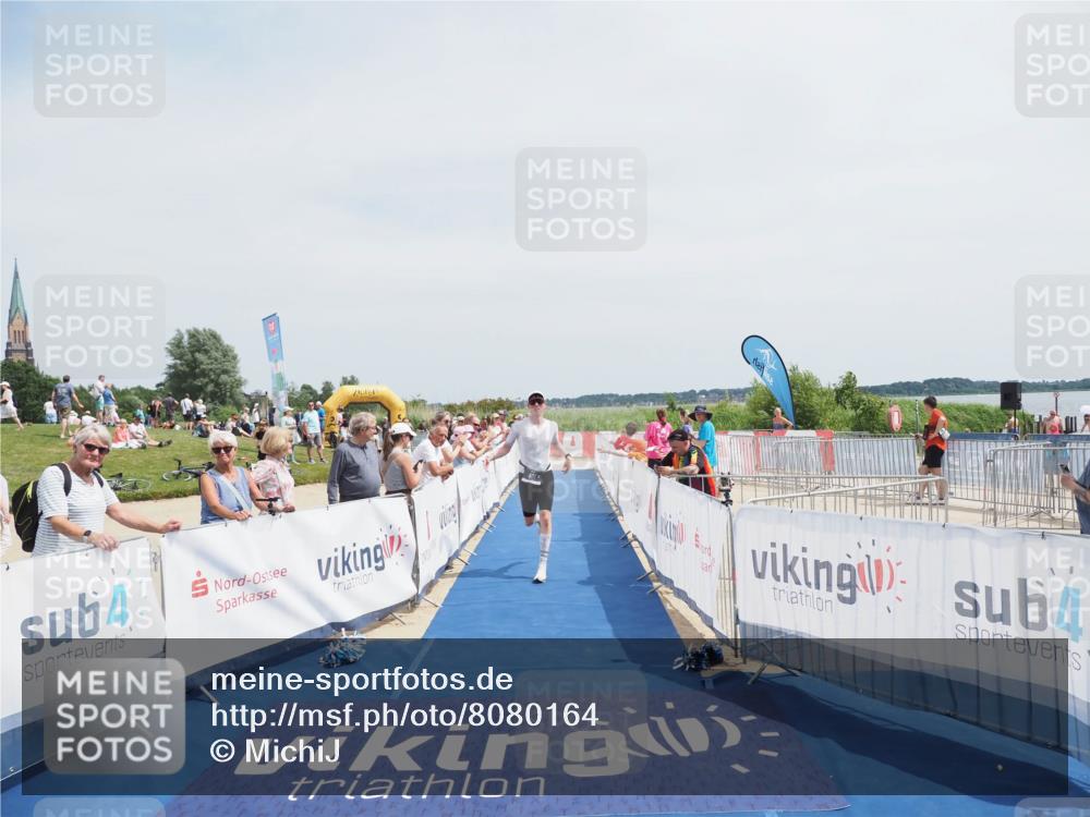22.06.2025 - Viking Triathlon MichiJ http://msf.ph/oto/8080164 22.06.2025 14:20:05 Ziel 401 meine-sportfotos.de