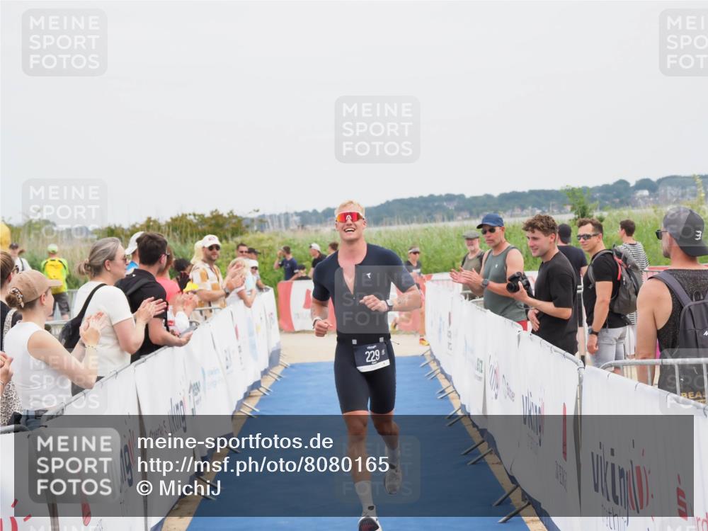 22.06.2025 - Viking Triathlon MichiJ http://msf.ph/oto/8080165 22.06.2025 14:40:08 Ziel 229 meine-sportfotos.de