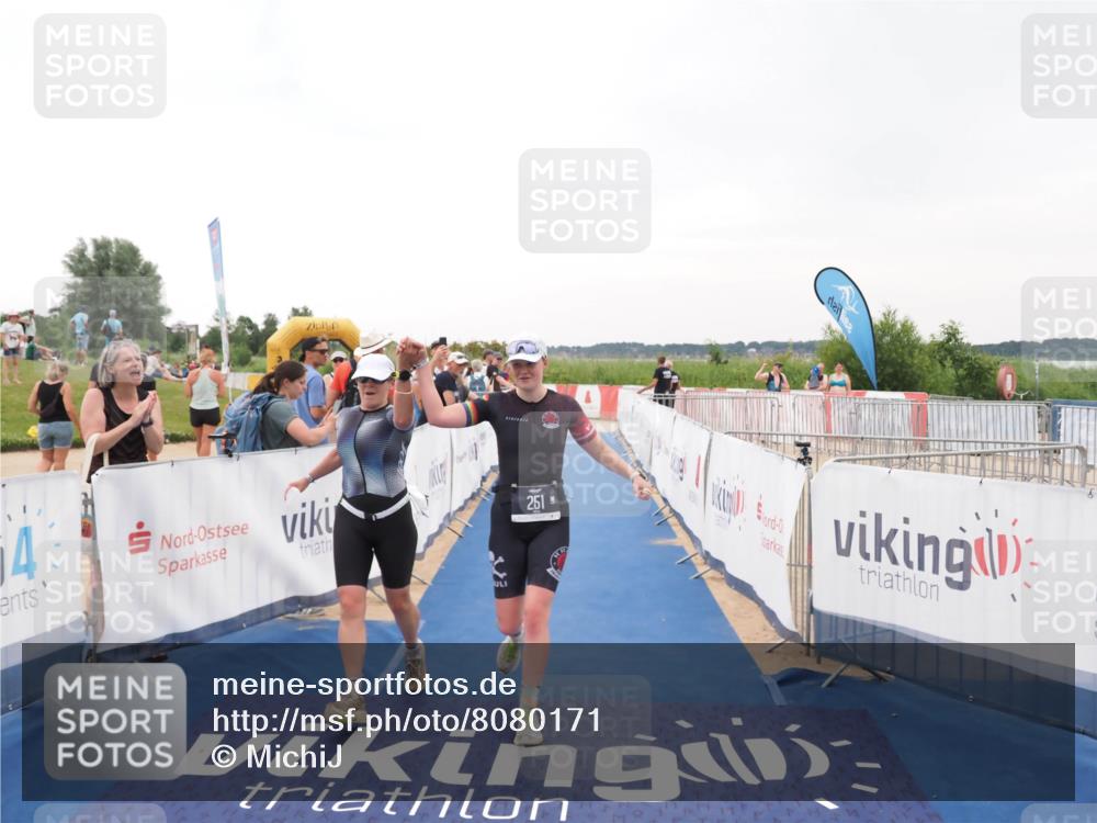 22.06.2025 - Viking Triathlon MichiJ http://msf.ph/oto/8080171 22.06.2025 16:05:37 Ziel 251, 454 meine-sportfotos.de