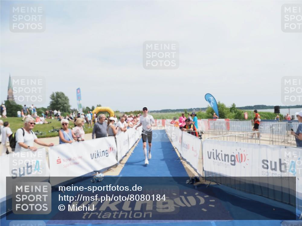 22.06.2025 - Viking Triathlon MichiJ http://msf.ph/oto/8080184 22.06.2025 14:20:05 Ziel 401 meine-sportfotos.de