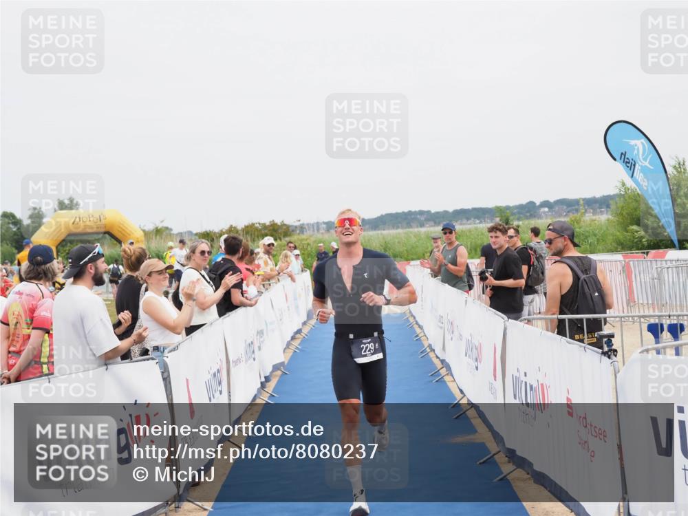 22.06.2025 - Viking Triathlon MichiJ http://msf.ph/oto/8080237 22.06.2025 14:40:08 Ziel 229 meine-sportfotos.de