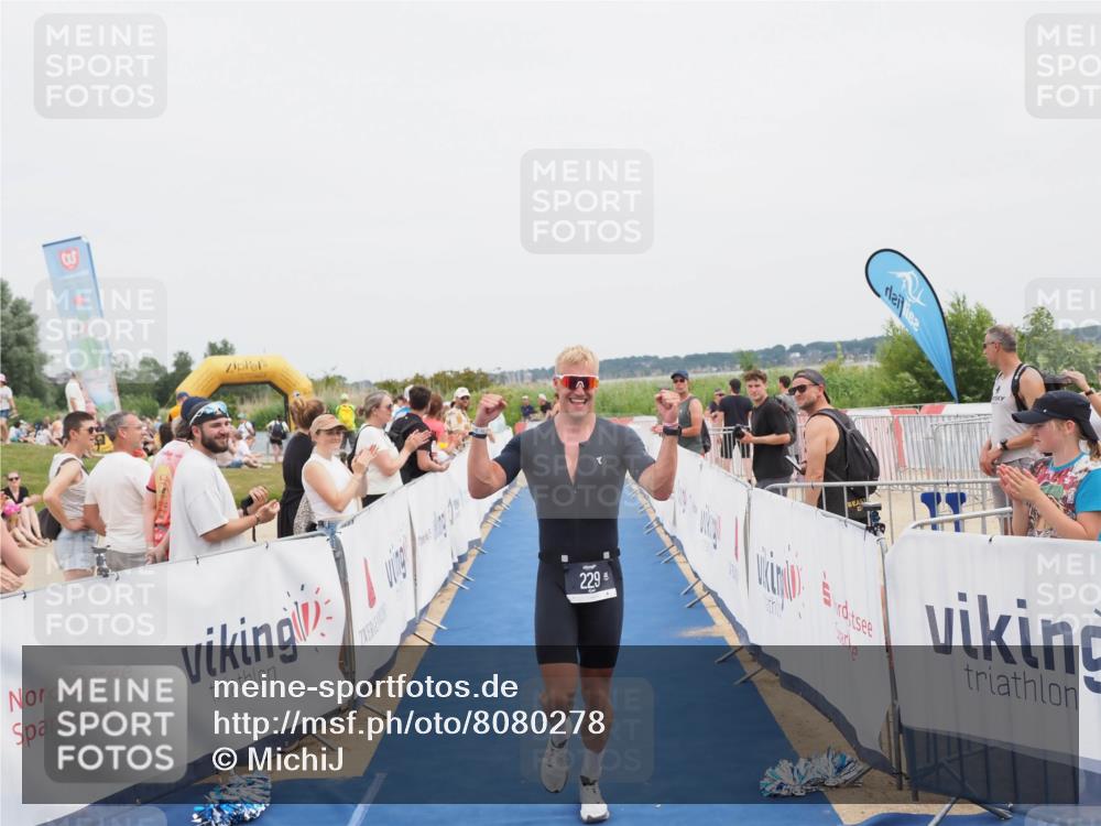 22.06.2025 - Viking Triathlon MichiJ http://msf.ph/oto/8080278 22.06.2025 14:40:09 Ziel 229 meine-sportfotos.de
