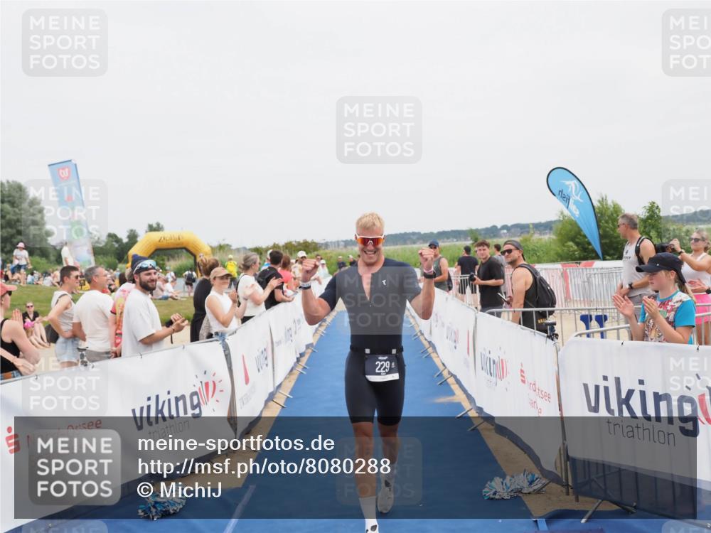 22.06.2025 - Viking Triathlon MichiJ http://msf.ph/oto/8080288 22.06.2025 14:40:09 Ziel 229 meine-sportfotos.de