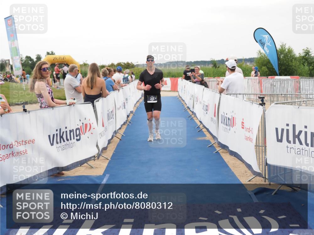 22.06.2025 - Viking Triathlon MichiJ http://msf.ph/oto/8080312 22.06.2025 15:56:43 Ziel 261, 306 meine-sportfotos.de