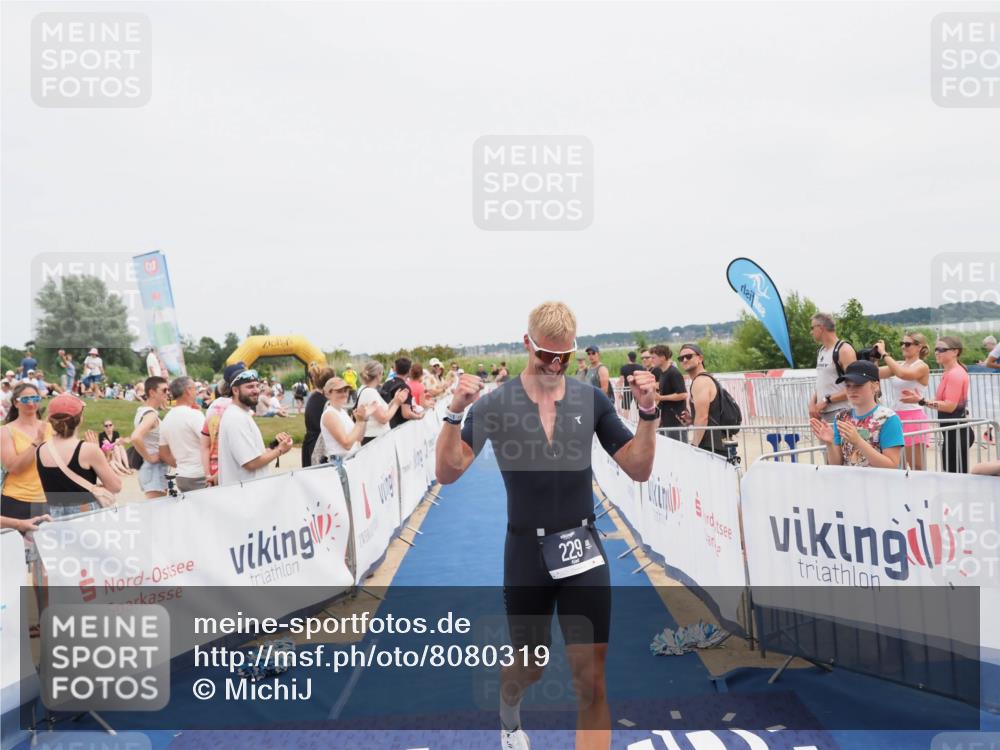 22.06.2025 - Viking Triathlon MichiJ http://msf.ph/oto/8080319 22.06.2025 14:40:09 Ziel 229 meine-sportfotos.de