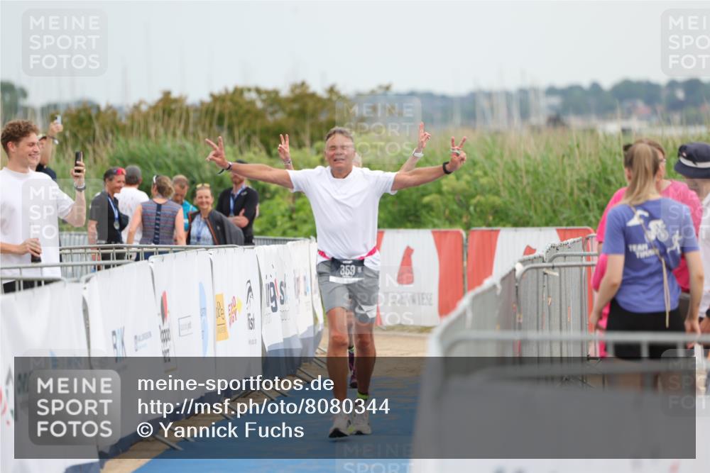 22.06.2025 - Viking Triathlon Yannick Fuchs http://msf.ph/oto/8080344 22.06.2025 16:53:31 Ziel  meine-sportfotos.de