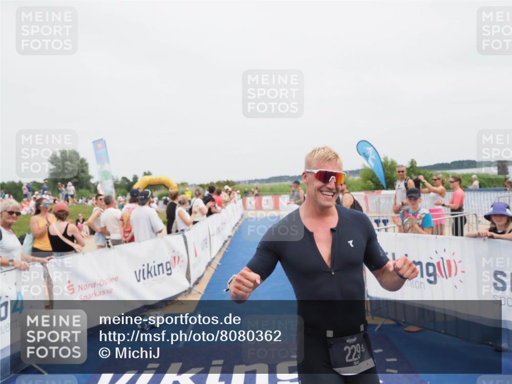 22.06.2025 - Viking Triathlon MichiJ http://msf.ph/oto/8080362 22.06.2025 14:40:10 Ziel 229 meine-sportfotos.de